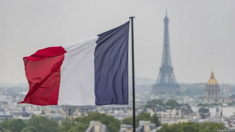 فرنسا تدرج تونس ضمن القائمة الحمراء بسبب كورونا