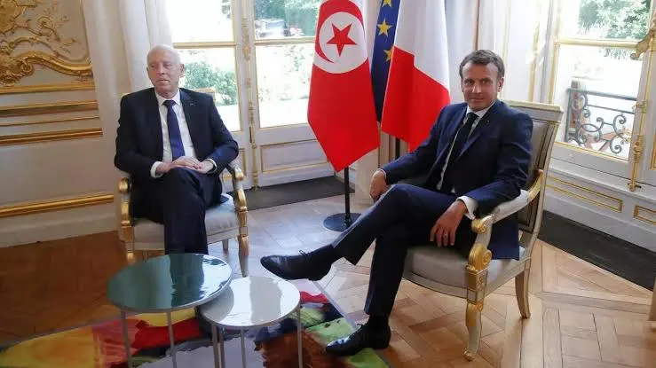 فرنسا تؤكد علمها بقرارات رئيس الجمهورية