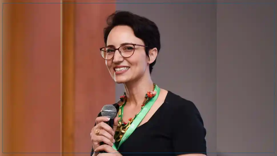 الدكتورة آمنة حريقة تتسلّم جائزة أفضل مشروع بحث علمي نسائي 2025