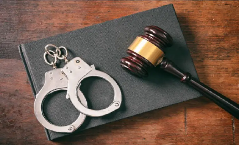 البحر الأزرق يهتزّ على وقع الجريمة… والمؤبّد لقاتل طفلة الـ7 سنوات