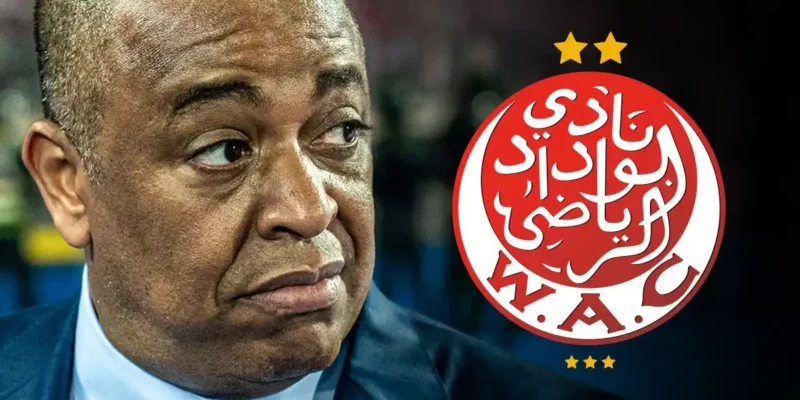قراءة في الجولة الأولى للرابطة المحترفة الأولى: قراءة تحليلية للجولة الأولى من بطولة الرابطة المحترفة الأولى، ليومي 9 و 10 أوت 2025: قراءة فنية في الجولة الافتتاحية – موسم 2025/2026 تنطلق بطولة الرابطة المحترفة الأولى التونسية بجولة أولى تَعِدُ بالكثير من الندية والتشويق، حيث يشهد برنامج المباريات مواجهات متوازنة وأخرى محفوفة بالمخاطر، خاصة في ظل التحضيرات المتفاوتة بين الفرق، والضغوط النفسية لمباريات البداية. فيما يلي قراءة تفصيلية في أبرز اللقاءات: الاتحاد المنستيري مع الملعب التونسي: مباراة قمة متقدمة، تجمع بين فريقين يملكان طموحات كبيرة هذا الموسم. الاتحاد سيحاول تأكيد انطلاقته أمام جماهيره، لكن الملعب التونسي يدخل المواجهة بثقة كبيرة بعد فترة إعداد مميزة، وسيسعى لمفاجأة مُبكّرة. النادي الإفريقي مع مستقبل المرسى: "دربي العاصمة الصغير" يعود بأجواء تاريخية. الإفريقي سيلعب تحت ضغط الفوز أمام جماهيره، بينما يبدو مستقبل المرسى مرشحًا للعب بأسلوب متوازن دفاعًا وهجومًا، مع الاعتماد على المُرْتدّات. مستقبل قابس مع الترجي الرياضي: رحلة محفوفة بالمخاطر للترجي إلى الجنوب. رغم أن الفوارق على الورق كبيرة، إلا أن أجواء الملعب وسخونة البداية قد تفرض نوعًا من التكافؤ، مما يُحتّم على الترجي الحذر وعدم الاستهانة. اتحاد بن قردان مع الأولمبي الباجي: مواجهة صعبة بين فريقين متقاربين في المستوى. اتحاد بن قردان سيستثمر عامل الأرض والحرارة، لكن الأولمبي الباجي يملك عناصر قادرة على صنع الفارق، خاصة في الهجمات المرتدة. نجم المتلوي مع النادي البنزرتي: لقاء صراع مُبكّر من أجل الثبات، إذ يسعى كل فريق للابتعاد عن سيناريوهات المواسم الماضية. الأرضية الإصطناعية و المناخ الصحراوي قد يكون عنصر تفوق لنجم المتلوي، في حين يُعوّل البنزرتي على صلابته الدفاعية. شبيبة القيروان مع مستقبل سليمان: مباراة من العيار المتوسط، لكنها لا تفتقر للأهمية. الشبيبة تُراهن على بداية مثالية في عودتها للرابطة الأولى، أما مستقبل سليمان فيُعوّل على خبرة بعض لاعبيه في هذه المباريات. النادي الصفاقسي مع ترجي جرجيس: الصفاقسي مرشح فوق العادة في هذه المواجهة، لكن عليه تجاوز الضغوط الجماهيرية. ترجي جرجيس قد يلعب بتحفظ دفاعي وانتظار الهفوات، مما يجعل عامل الصبر مفتاح المباراة. شبيبة العمران مع النجم الساحلي: اختبار صعب جدًا لشبيبة العمران أمام أحد عمالقة البطولة. النجم الساحلي سيسعى لحسم المباراة مبكرًا لتأكيد نواياه التنافسية، في حين سيكون تركيز الشبيبة على تقليص الأخطاء الفردية. خلاصة: الجولة الأولى ستحمل مؤشرات أولى عن ملامح التنافس، وستُظهر مدى استعداد الفرق بدنيًا وذهنيًا. المفاجآت واردة، والفرق التي تُحسن التعامل مع ضغط البداية قد تكتسب دفعة قوية لبقية المشوار.